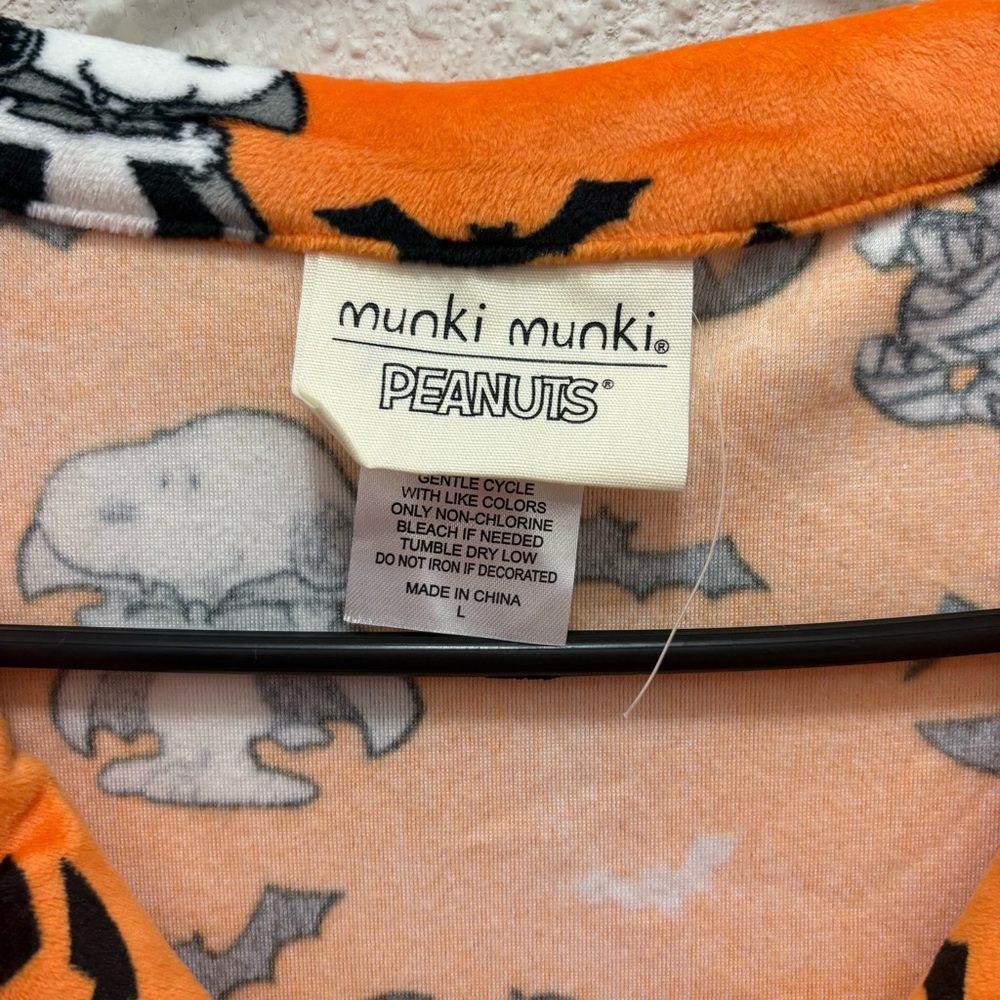 Munki Munki Peanuts Snoopy Halloween Button Down Pajama Top Size L - Picture 2 of 4